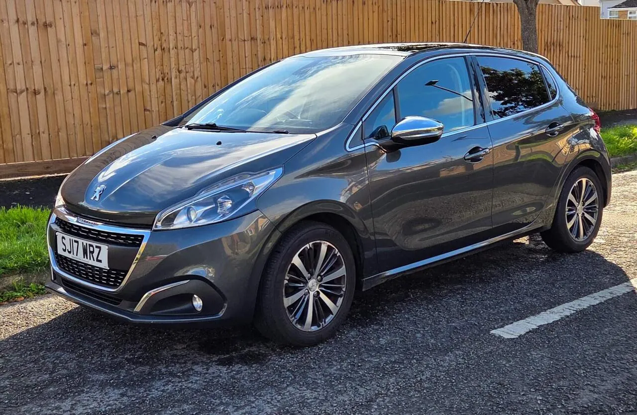 Peugeot 208 2017 photo 2
