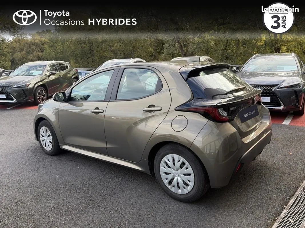 Toyota Yaris 2024 photo 2