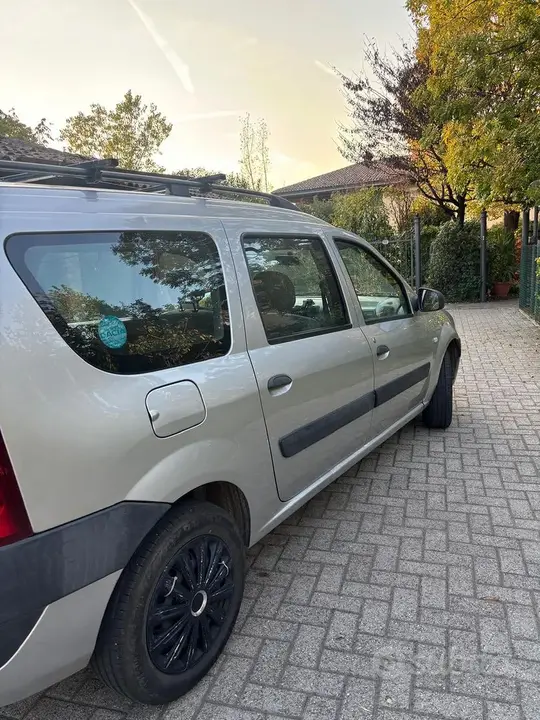 Dacia Logan 2008 photo 3