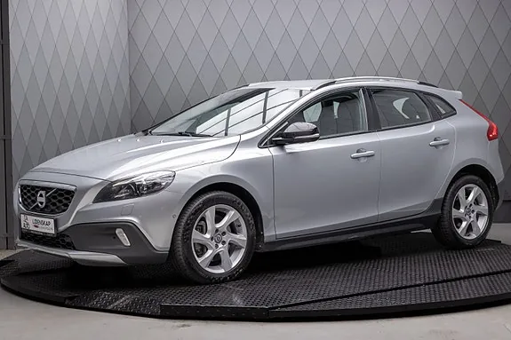 Volvo V40 Cross Country 2014 photo 2