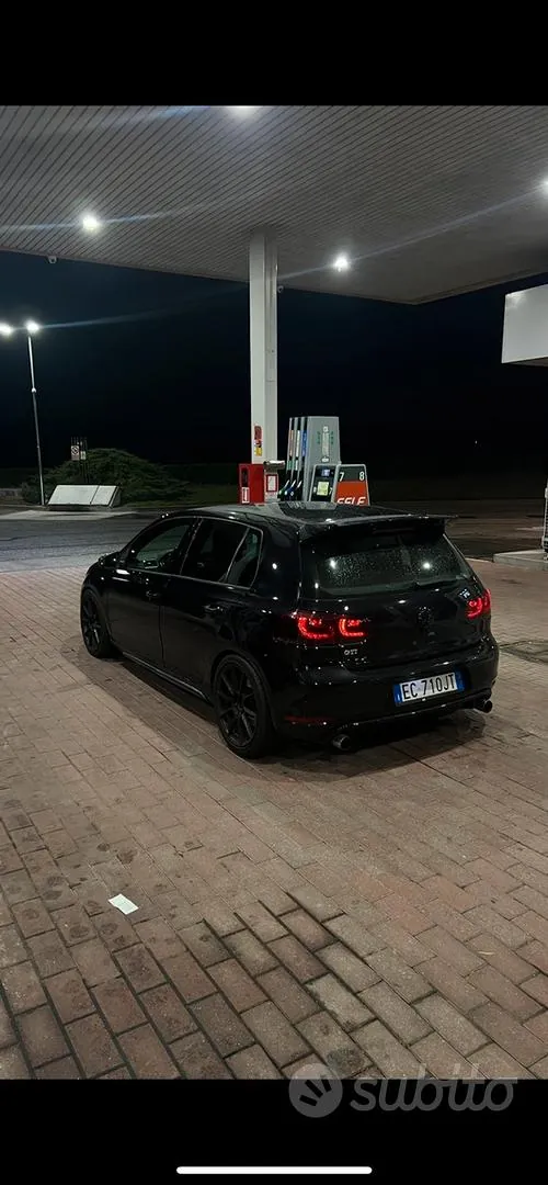 Volkswagen Golf 2010 photo 2
