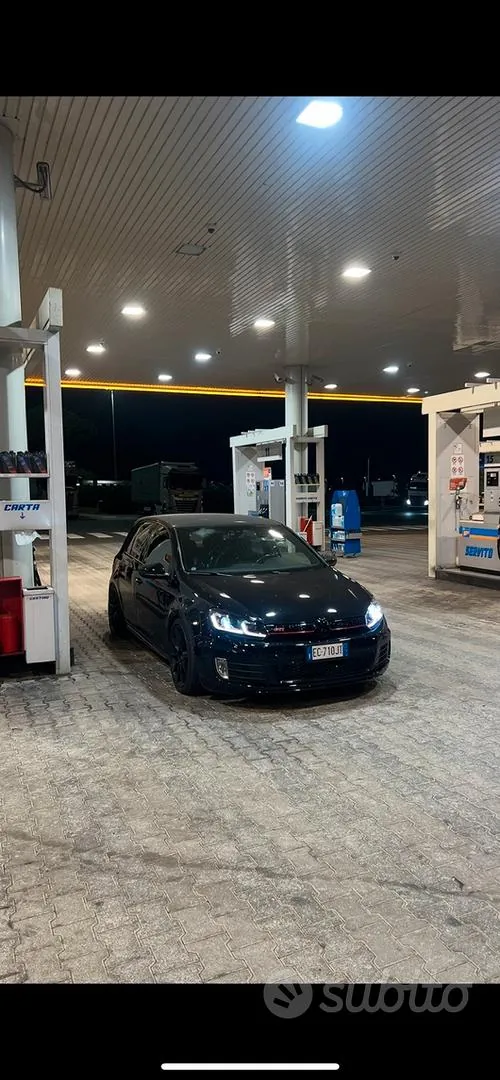 Volkswagen Golf 2010 photo 4
