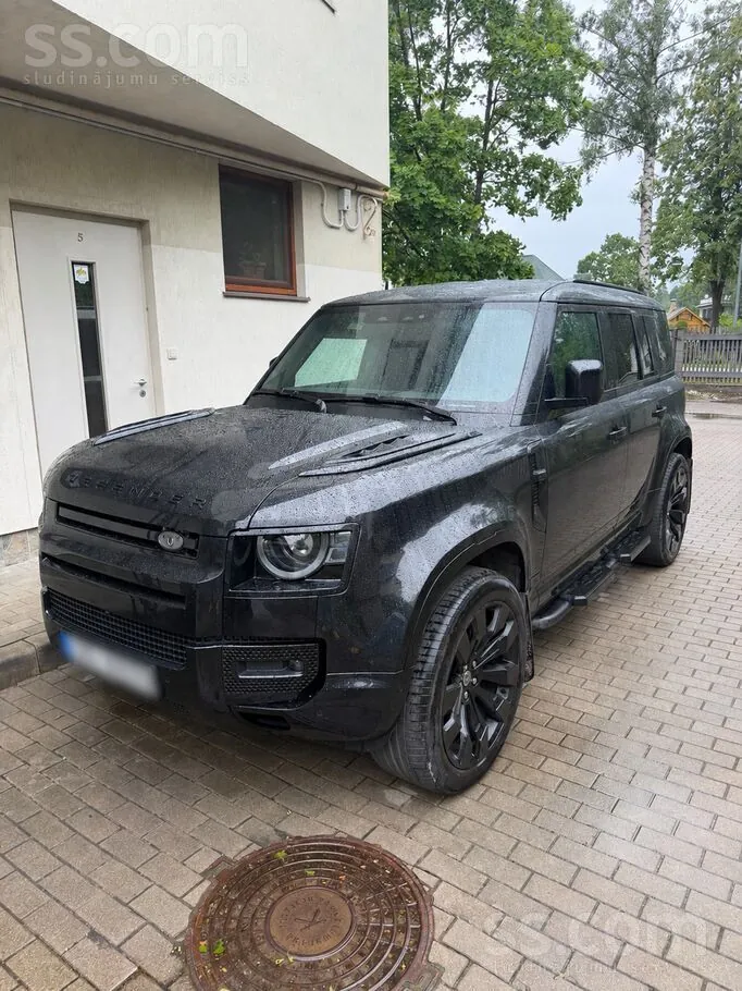 Land Rover Defender 2022 photo 2