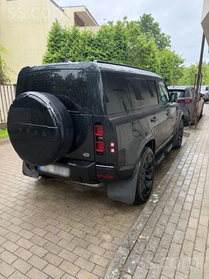Land Rover Defender 2022 photo 4