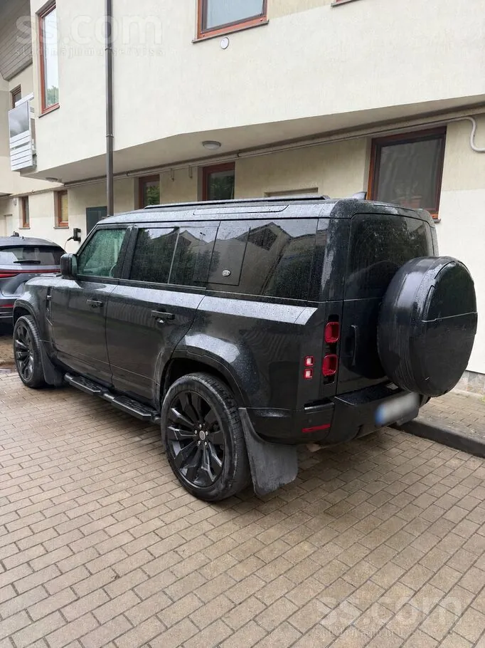 Land Rover Defender 2022 photo 3