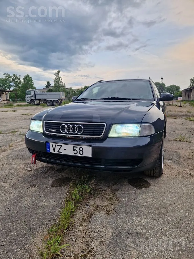 Audi A4 1996 photo 2