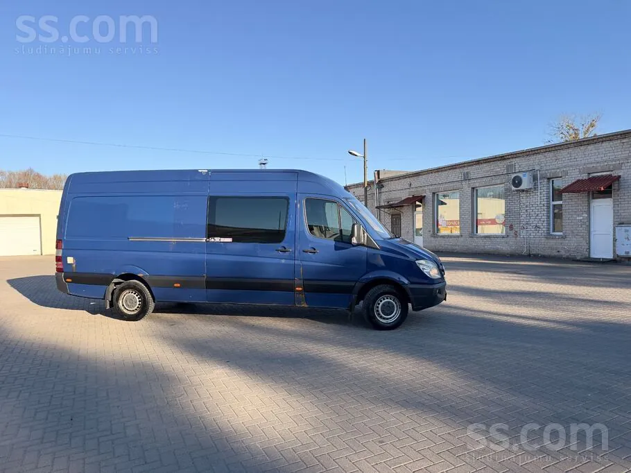 Mercedes-Benz Sprinter 2011 photo 2