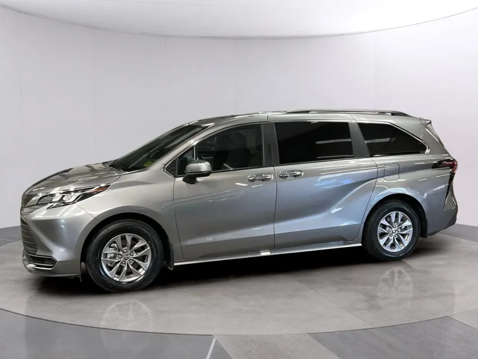 Toyota Sienna 2026 photo 2