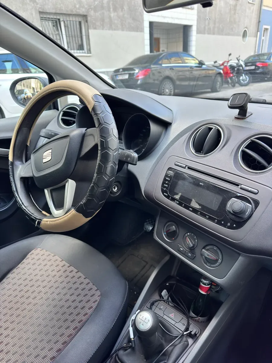 Seat Ibiza 2009 photo 2