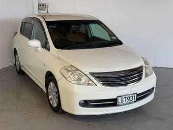 Nissan Tiida 2005 photo 2