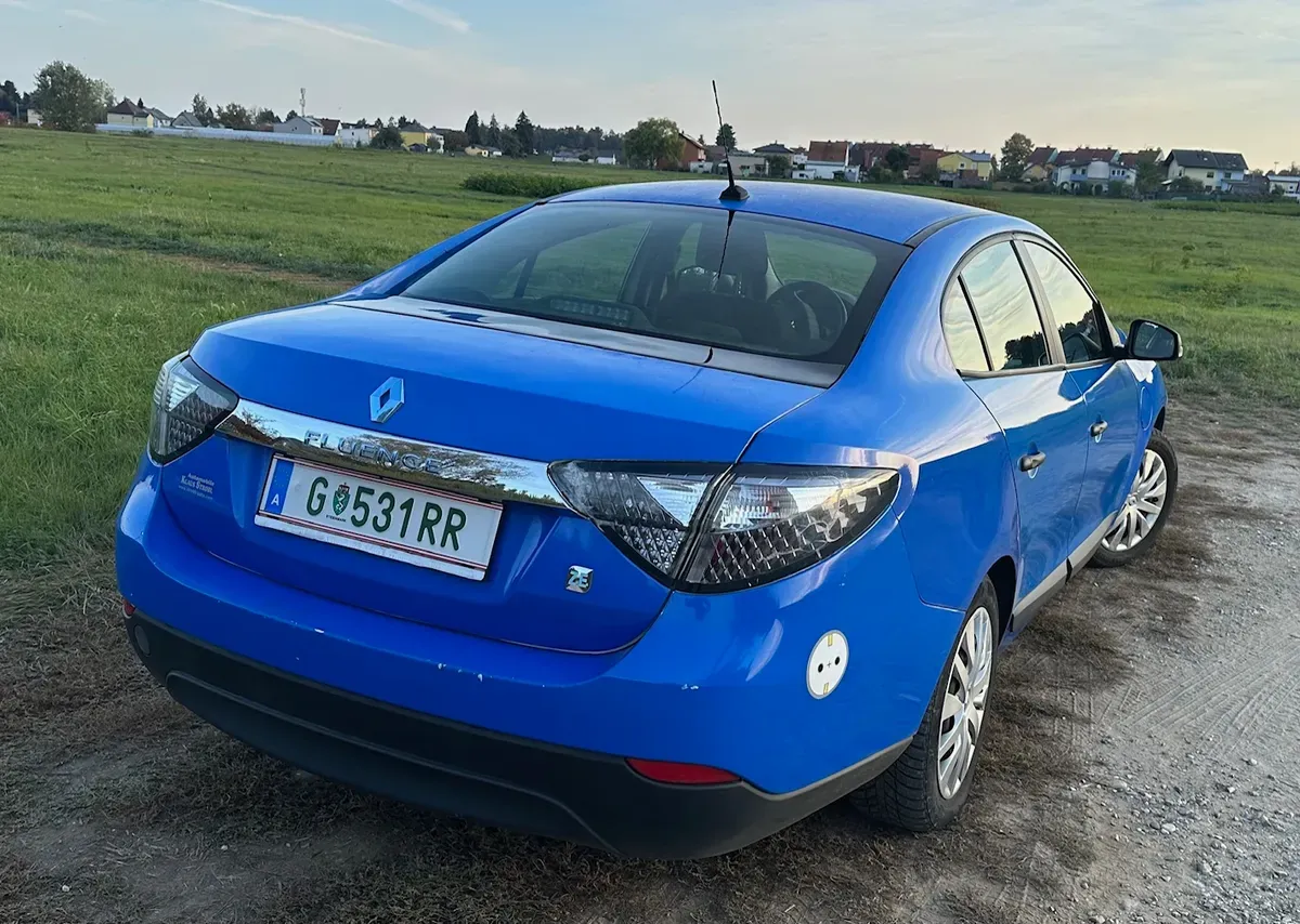 Renault Fluence 2012 photo 2