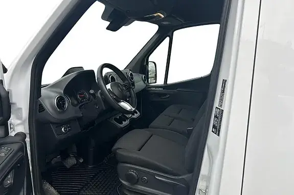 Mercedes-Benz Sprinter 317 2026 photo 5