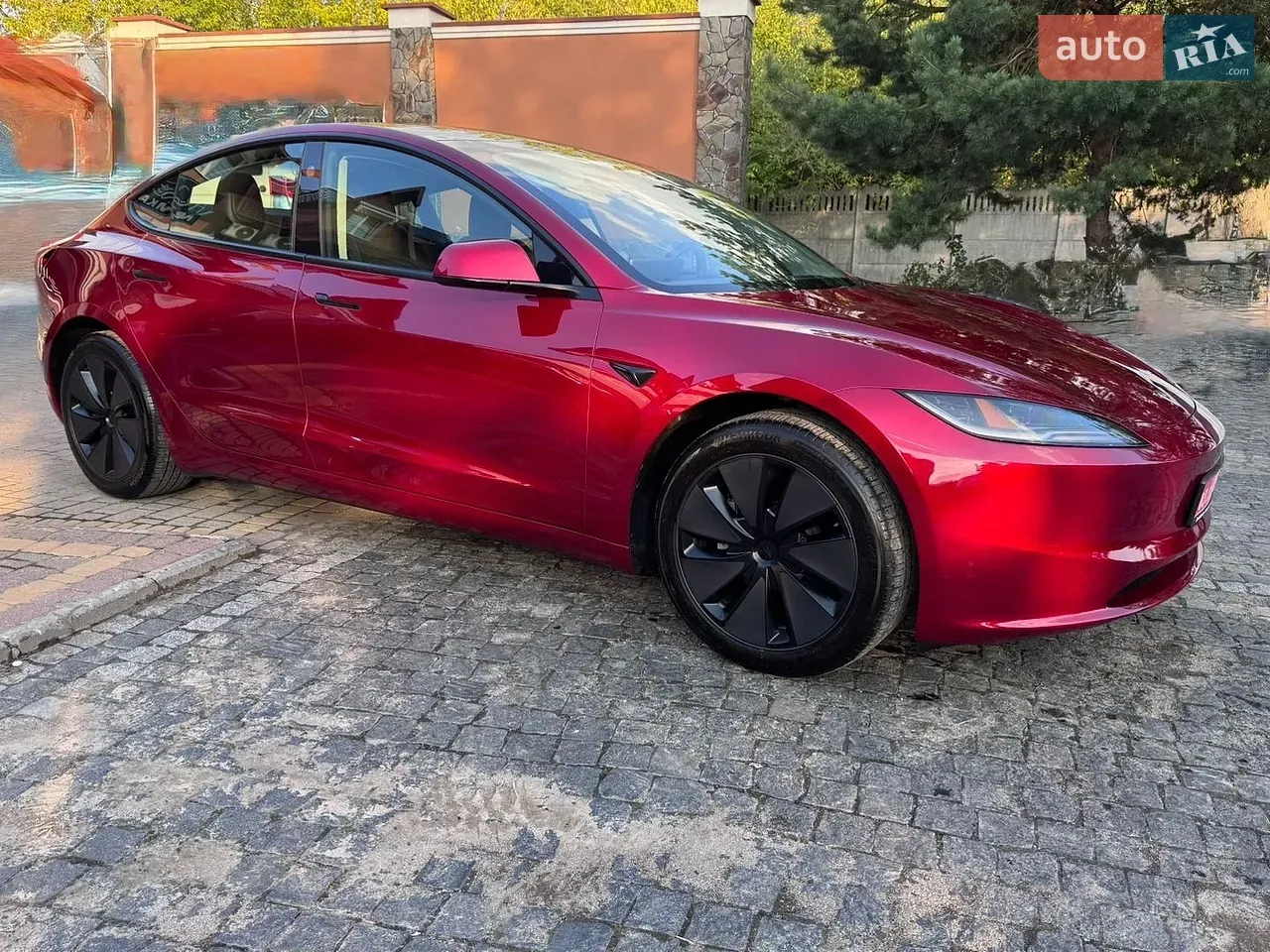 Tesla Model 3 2025 photo 2