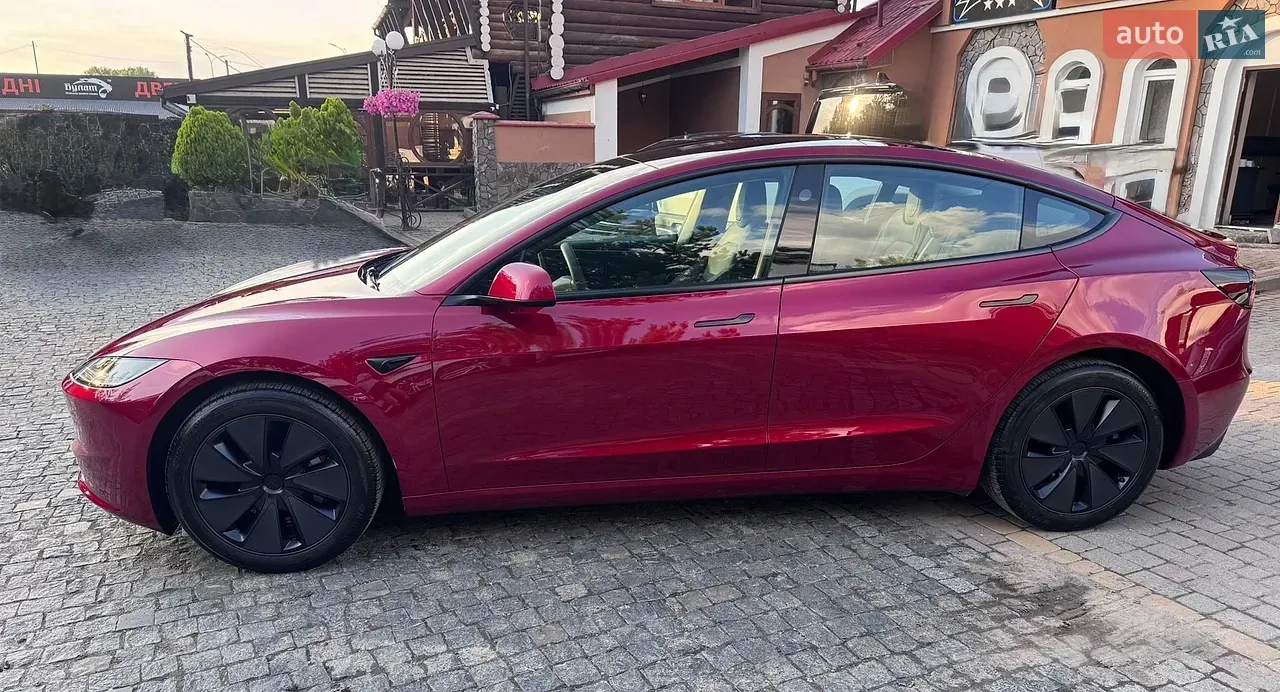 Tesla Model 3 2025 photo 4