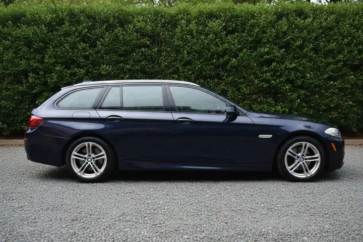 BMW 5 Series 2016 photo 2
