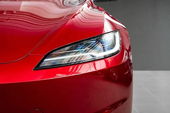 Tesla Model 3 2024 photo 5