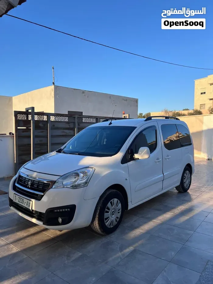 Peugeot Partner 2018 photo 2
