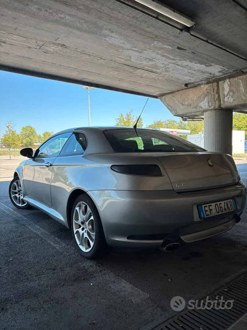 Alfa Romeo Gt 2010 photo 3