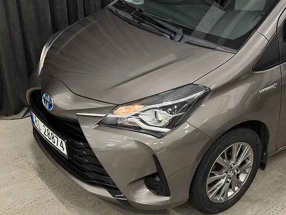 Toyota Yaris 2018 photo 2