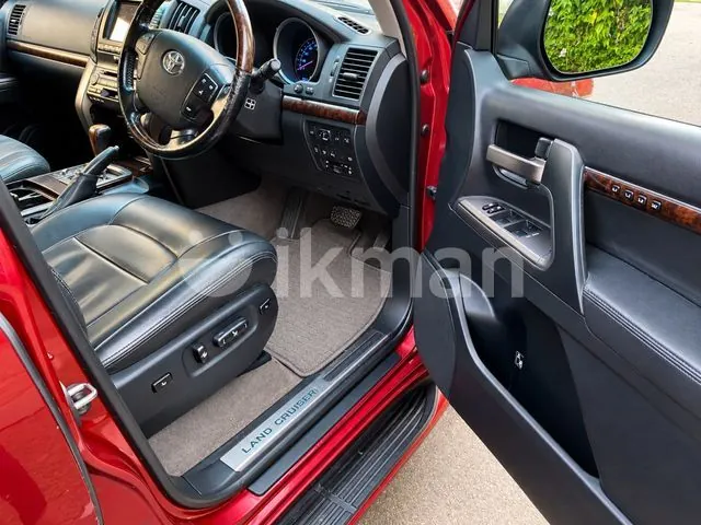 Toyota Land Cruiser Sahara 2010 photo 3