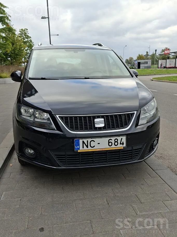 Seat Alhambra 2011 photo 2