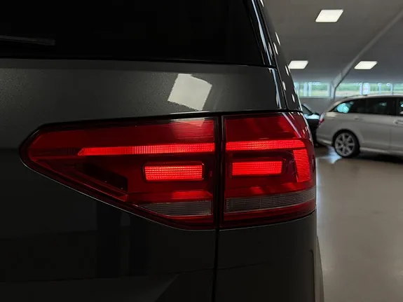 Volkswagen Touran 2017 photo 5