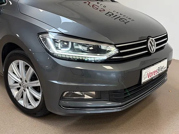 Volkswagen Touran 2017 photo 2