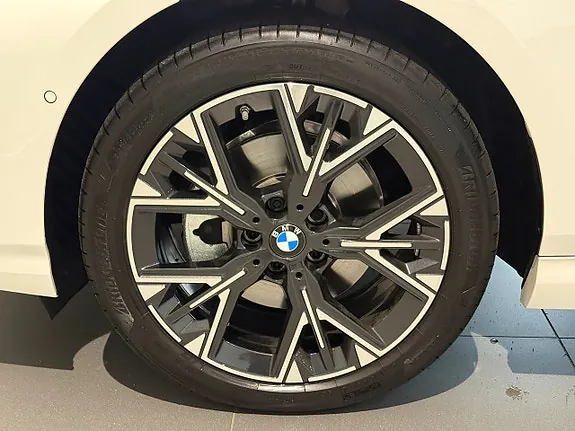 BMW 120 2026 photo 5