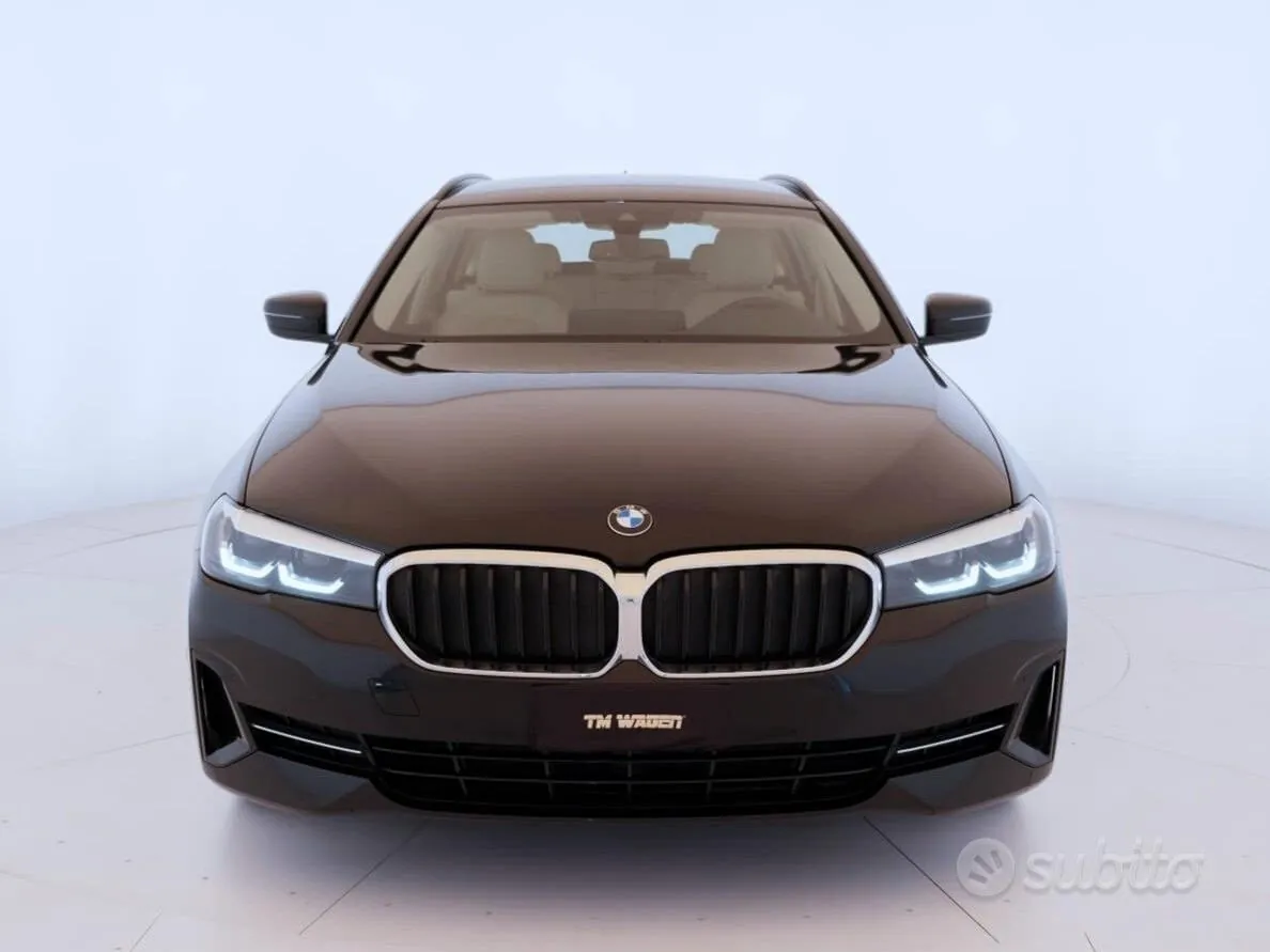 BMW 518D Touring 2023 photo 2