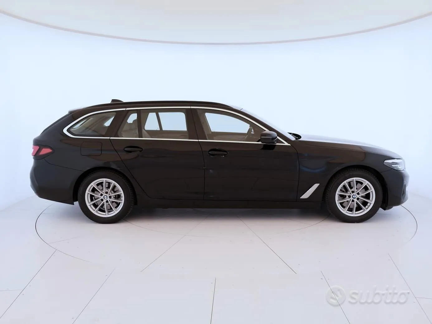 BMW 518D Touring 2023 photo 4