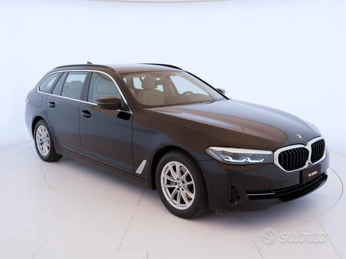 BMW 518D Touring 2023 photo 3
