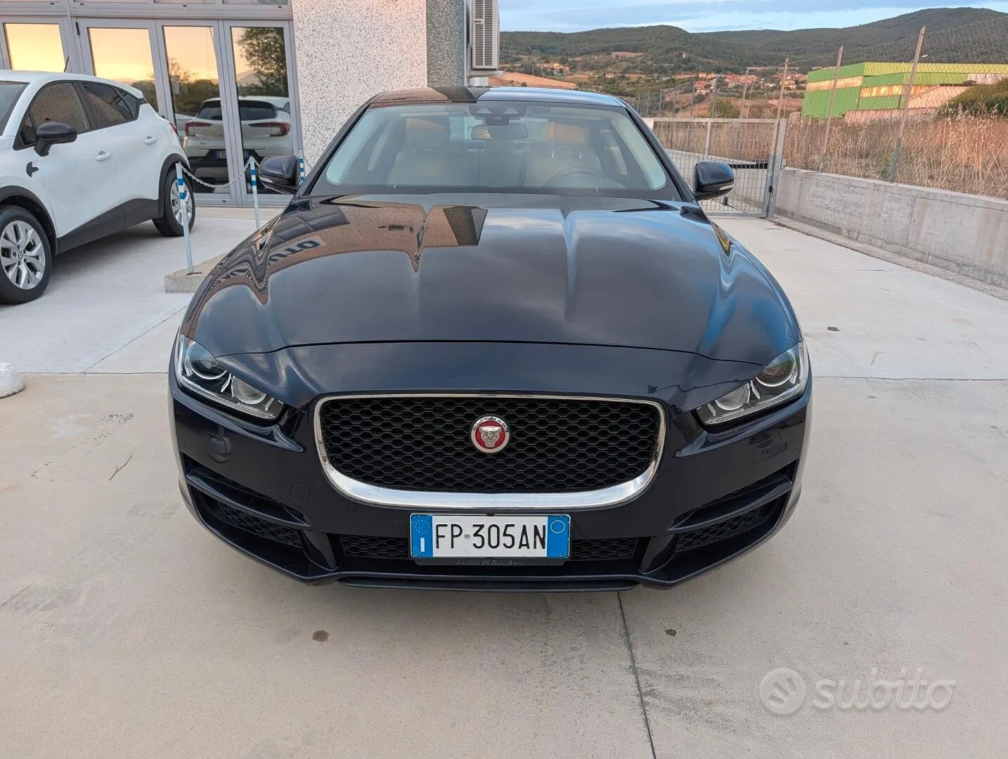 Jaguar Xe 2018 photo 3