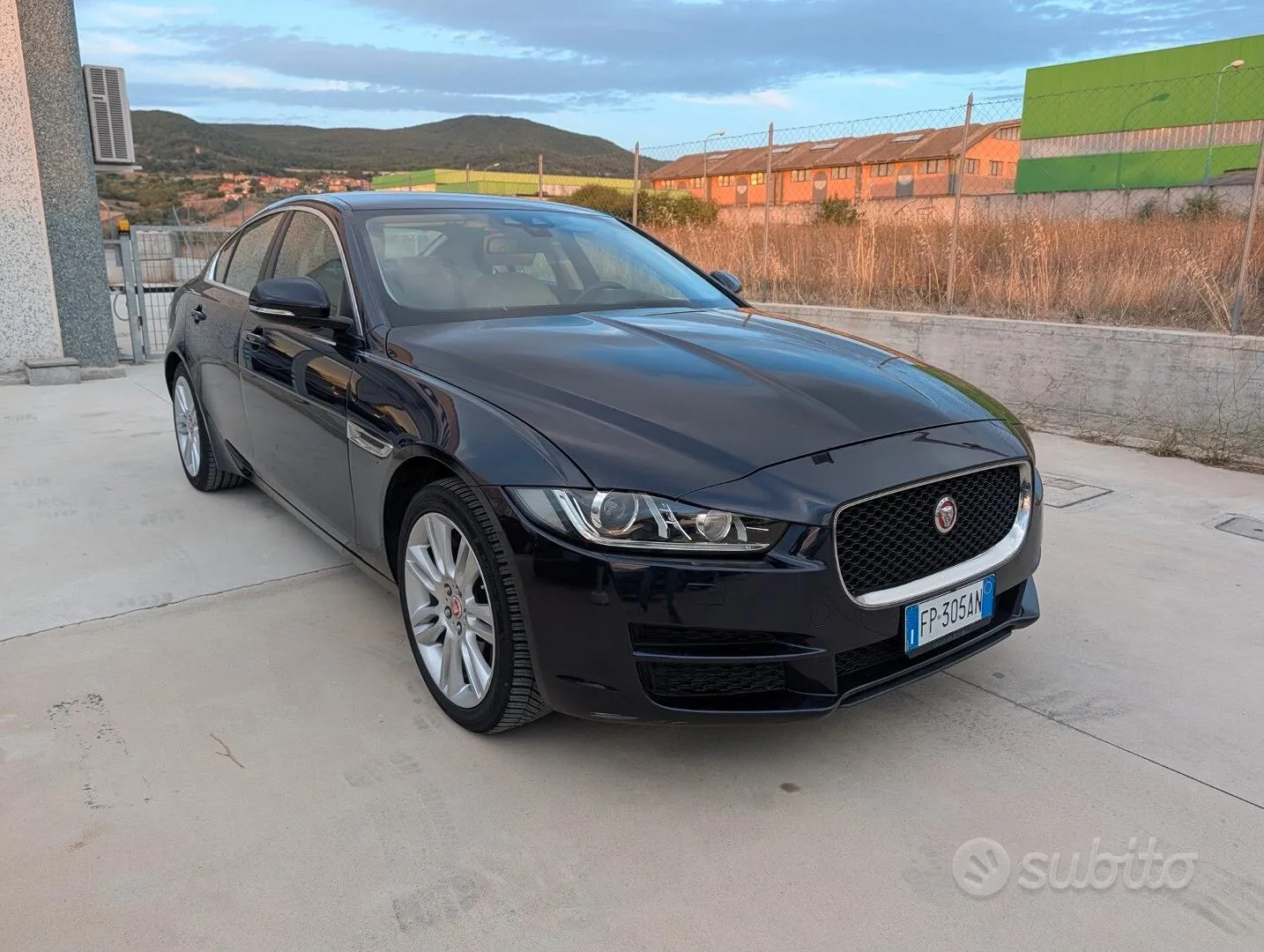 Jaguar Xe 2018 photo 5
