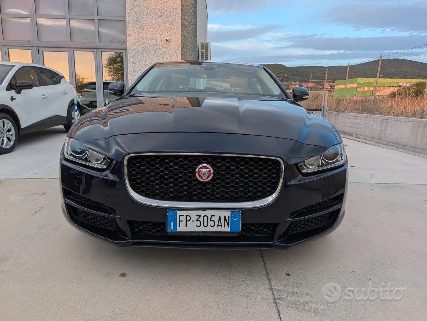 Jaguar Xe 2018 photo 4