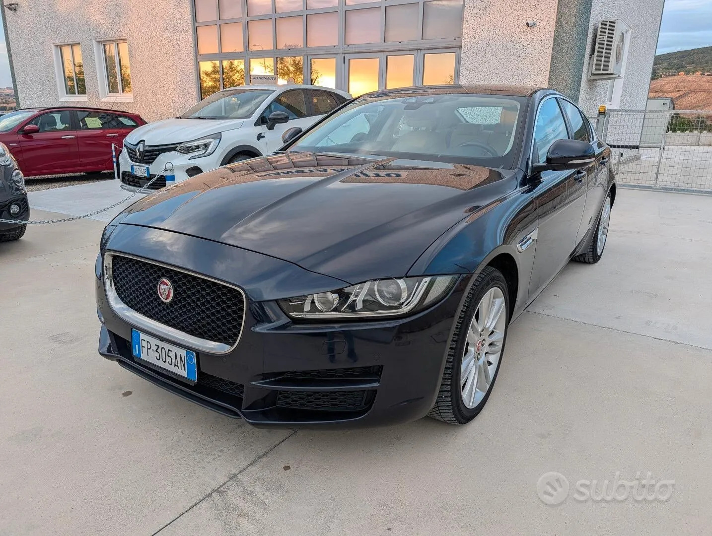 Jaguar Xe 2018 photo 2