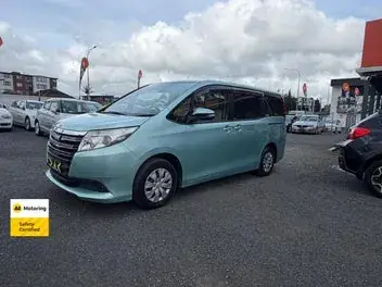 Toyota Noah 2015 photo 4