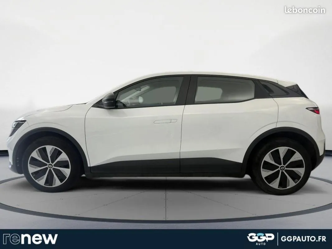 Renault Megane 2023 photo 2