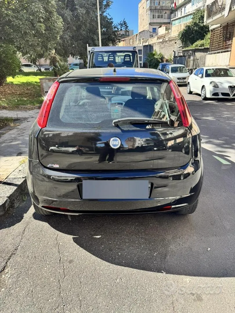 Fiat Grande Punto 2006 photo 2
