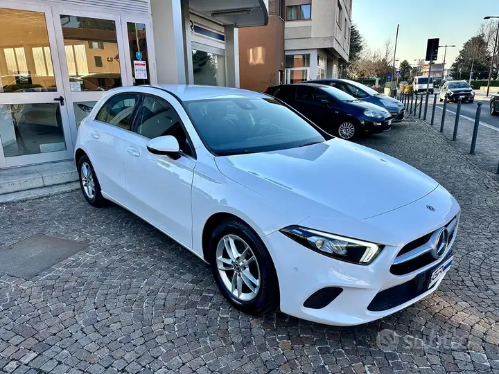 Mercedes-Benz A 2018 photo 3