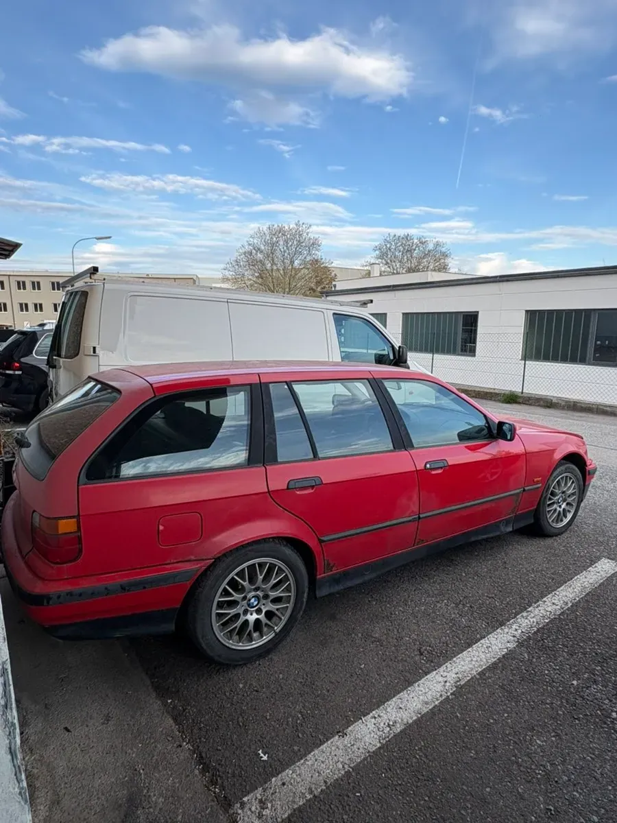 BMW 3 Series 1995 photo 2