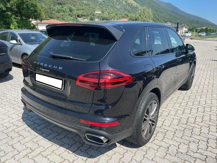 Porsche Cayenne 2015 photo 2