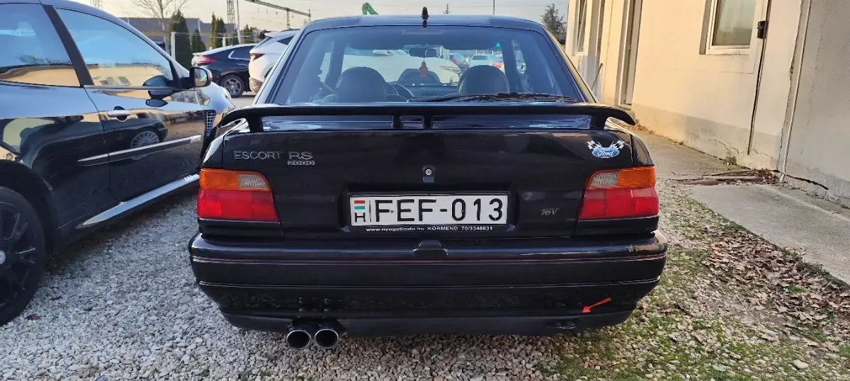 Ford Escort 1992 photo 2