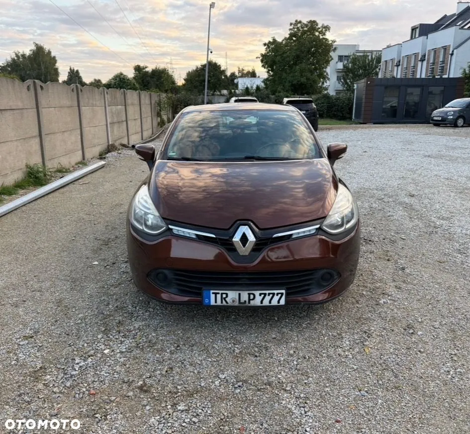 Renault Clio 2015 photo 2