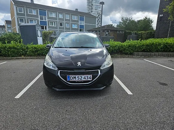 Peugeot 208 2012 photo 3