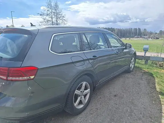 Volkswagen Passat 2015 photo 2