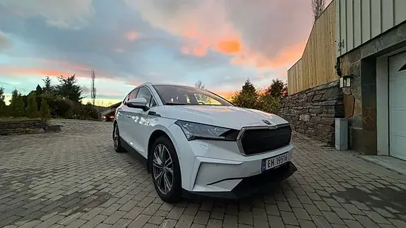 Skoda Enyaq 2023 photo 3