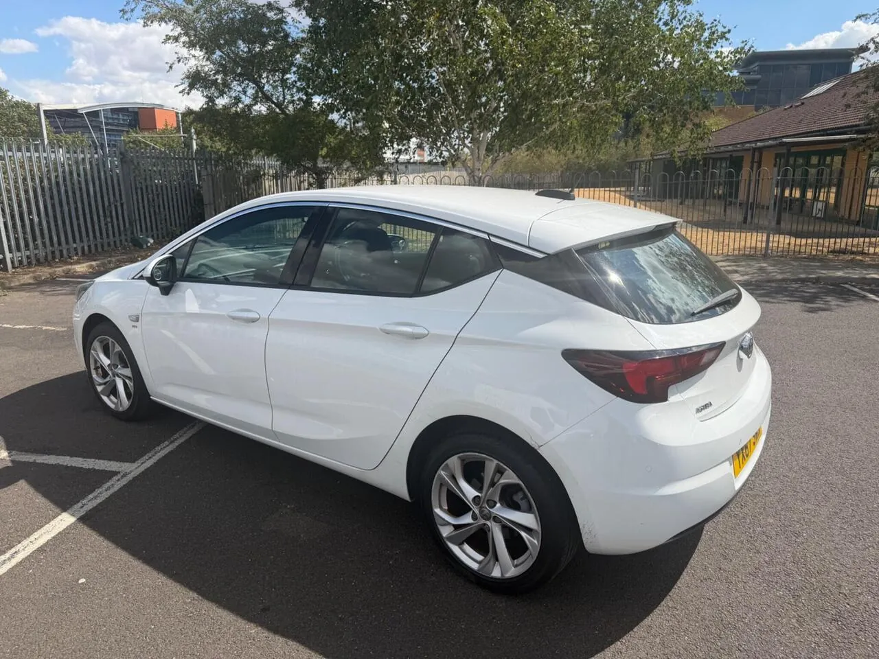 Vauxhall Astra 2017 photo 3