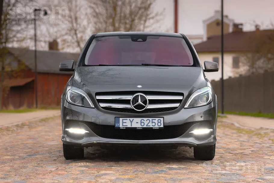 Mercedes-Benz B250E