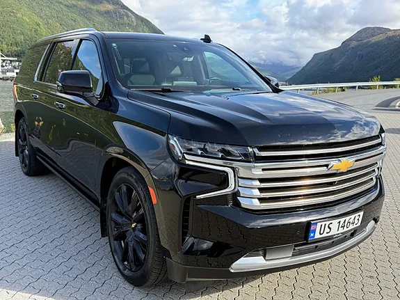 Chevrolet Suburban 2021 photo 2