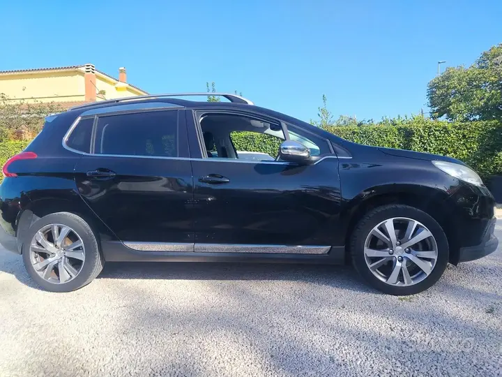 Peugeot 2008 2015 photo 5